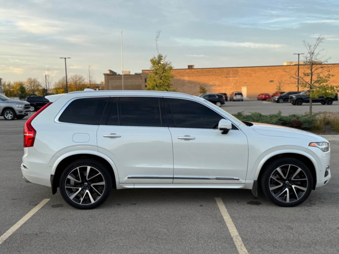 2018 Volvo XC90  T8 Inscription Recharge Plug-In Hybrid Sport Utility 4D