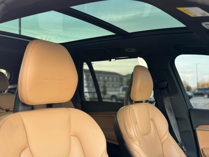 2018 Volvo XC90  T8 Inscription Recharge Plug-In Hybrid Sport Utility 4D