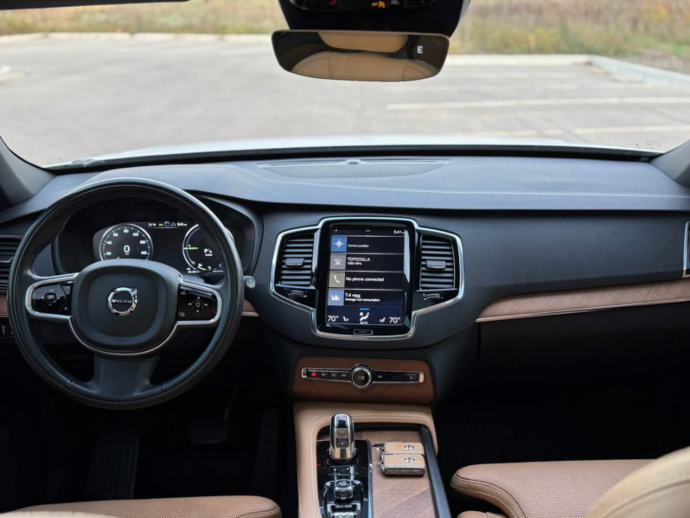 2018 Volvo XC90  T8 Inscription Recharge Plug-In Hybrid Sport Utility 4D