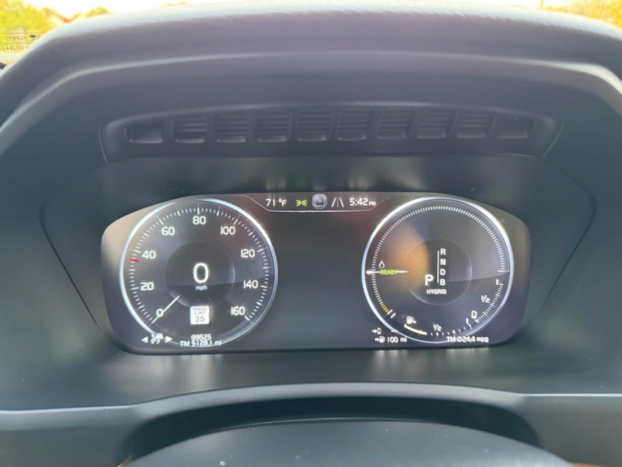 2018 Volvo XC90  T8 Inscription Recharge Plug-In Hybrid Sport Utility 4D