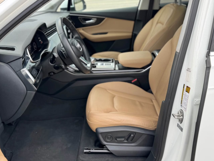 2020 Audi Q7  55 TFSI Premium Plus Sport Utility 4D