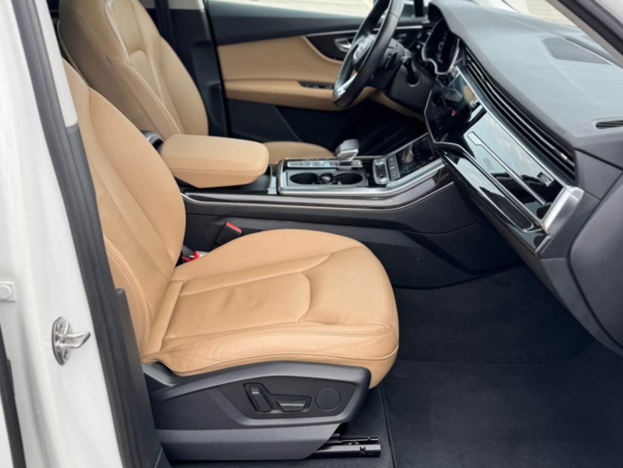 2020 Audi Q7  55 TFSI Premium Plus Sport Utility 4D